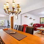 Haus Waldesruh * ميدهباخ