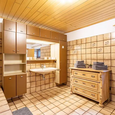 Haus Waldesruh 度假居 *